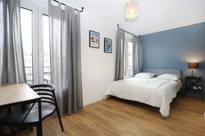 Quarto privado em 1 Rue de Dinan, 29200 Brest, France, imagem 1 de 6