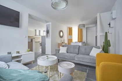 Stanza privata in 21 / 23 rue Pasteur, immagine 17 di 32