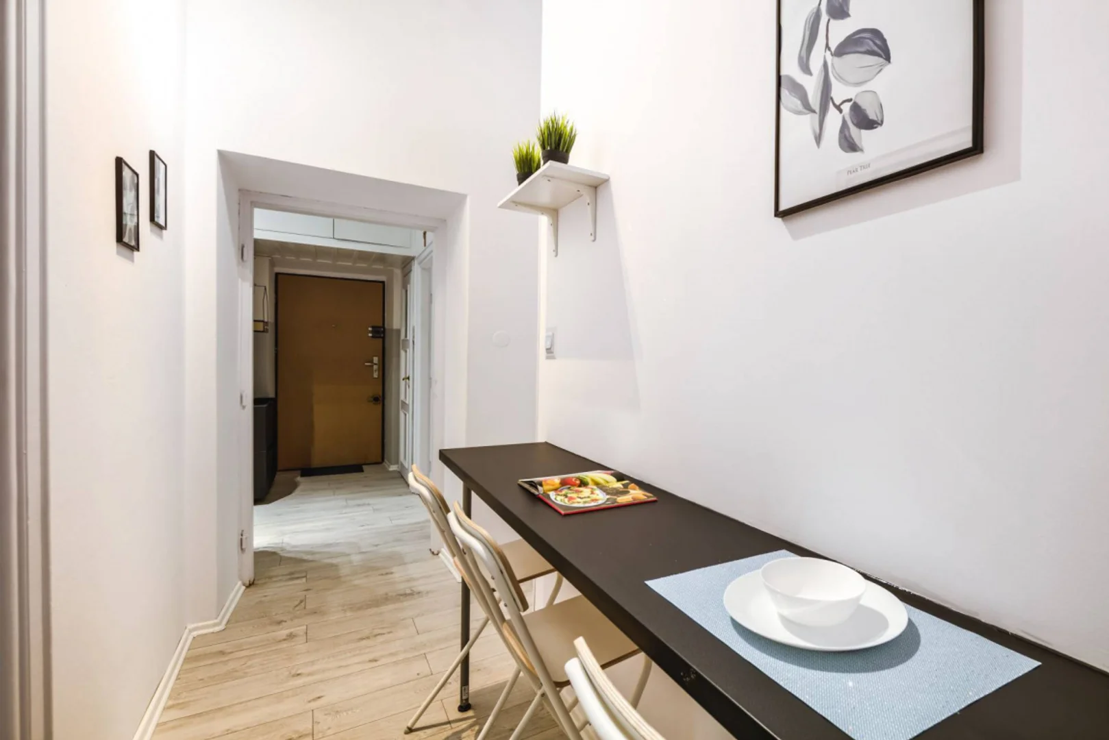 Student-friendly room in  with modern amenities