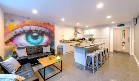 Quarto privado em Willowbank Road, imagem 2 de 43