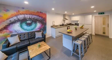 Quarto privado em Willowbank Road, imagem 21 de 43