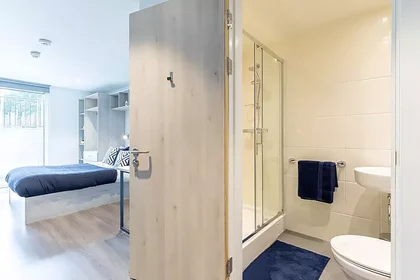 Quarto privado em Willowbank Road, imagem 37 de 43
