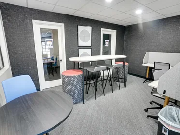 Studio in der East Apache Boulevard, bild 12 von 14
