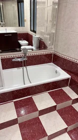 Private room at Kalea Manuel Allende, 2, 48010 Bilbo, Bizkaia, Spain, image 13 of 18