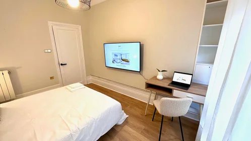 Private room at Kalea Manuel Allende, 2, 48010 Bilbo, Bizkaia, Spain, image 3 of 18