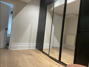 Private room at Kalea Manuel Allende, 2, 48010 Bilbo, Bizkaia, Spain, image 9 of 18