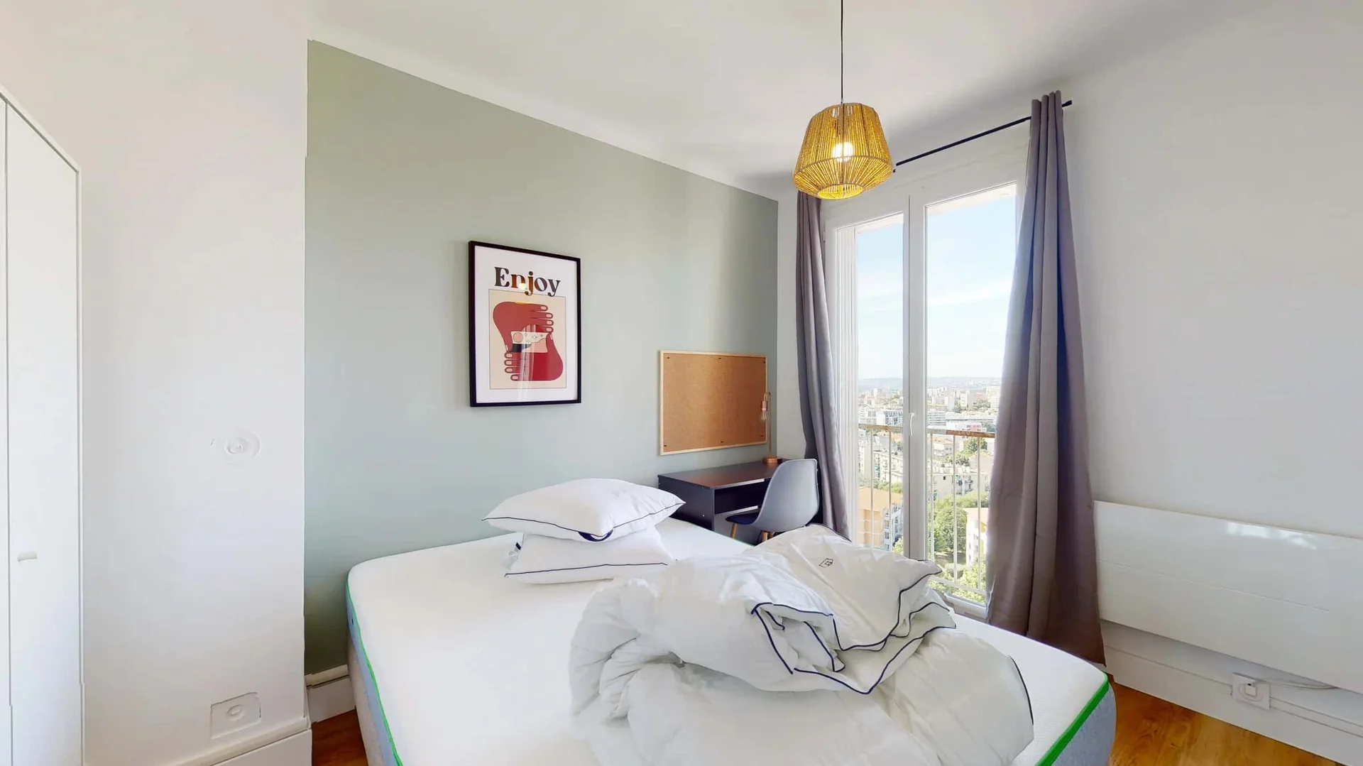Habitación asequible para estudiantes con buena iluminación en 