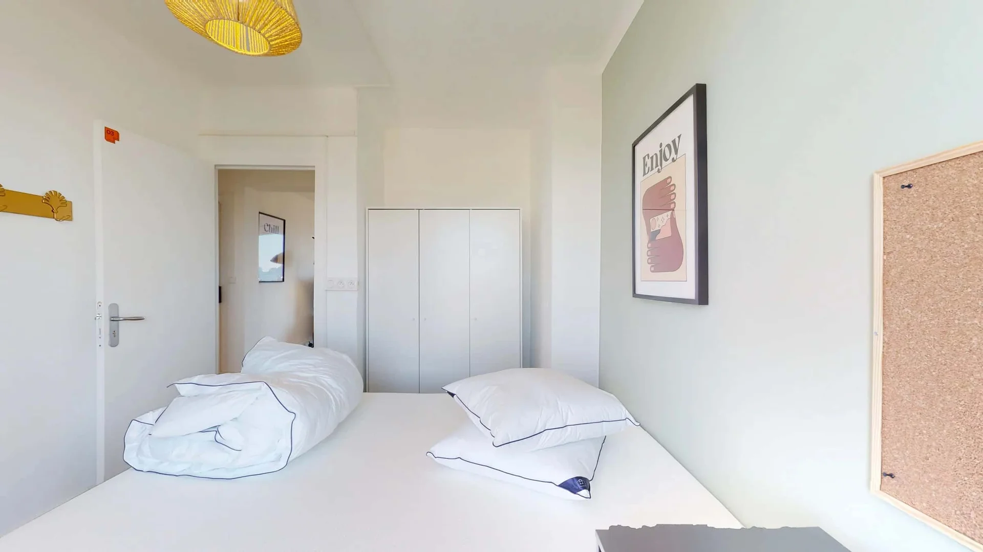 Habitación estudiantil económica con ubicación conveniente en 