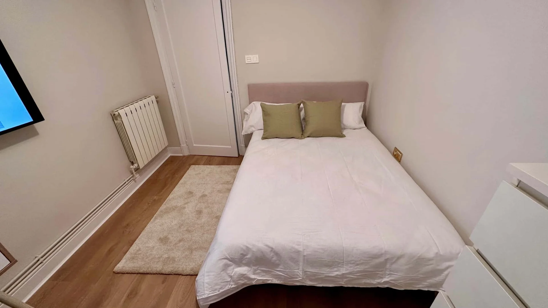 Cozy room for students available in 