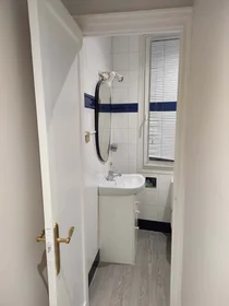 Private room at Kalea Manuel Allende, 2, 48010 Bilbo, Bizkaia, Spain, image 17 of 17