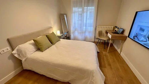 Private room at Kalea Manuel Allende, 2, 48010 Bilbo, Bizkaia, Spain, image 6 of 17
