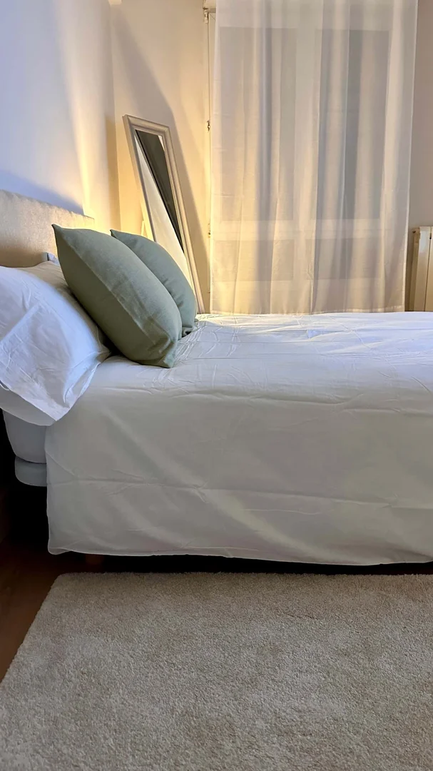 Cozy room for students available in 