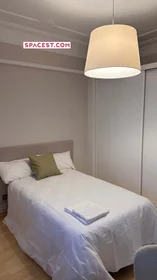Private room at Kalea Manuel Allende, 2, 48010 Bilbo, Bizkaia, Spain, image 1 of 10