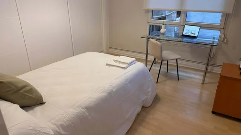 Private room at Kalea Manuel Allende, 2, 48010 Bilbo, Bizkaia, Spain, image 2 of 20