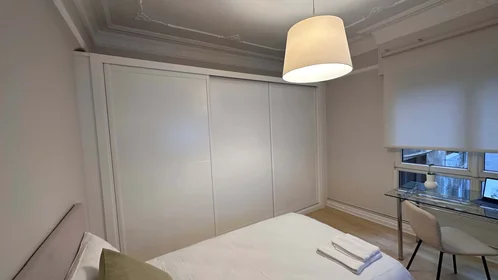 Private room at Kalea Manuel Allende, 2, 48010 Bilbo, Bizkaia, Spain, image 6 of 20