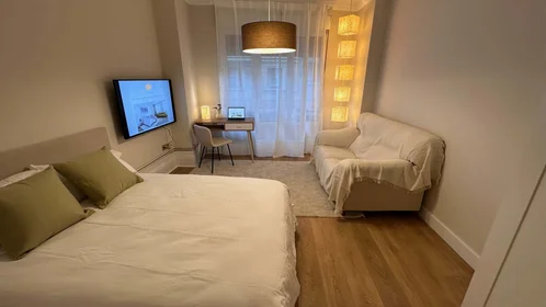 Özel oda konumu Kalea Manuel Allende, 2, 48010 Bilbo, Bizkaia, Spain, 1 10 görüntüsü