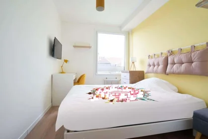 Habitación privada en 54 Av. Foch, 54000 Nancy, France, imagen 1 de 10