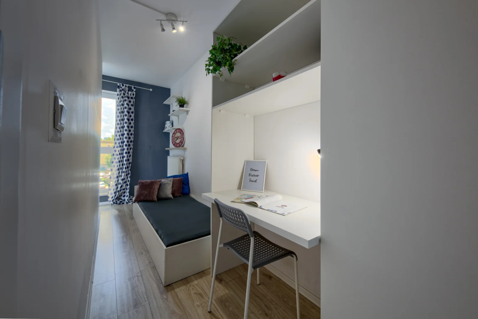 Room for rent in student apartment in , fully furnished