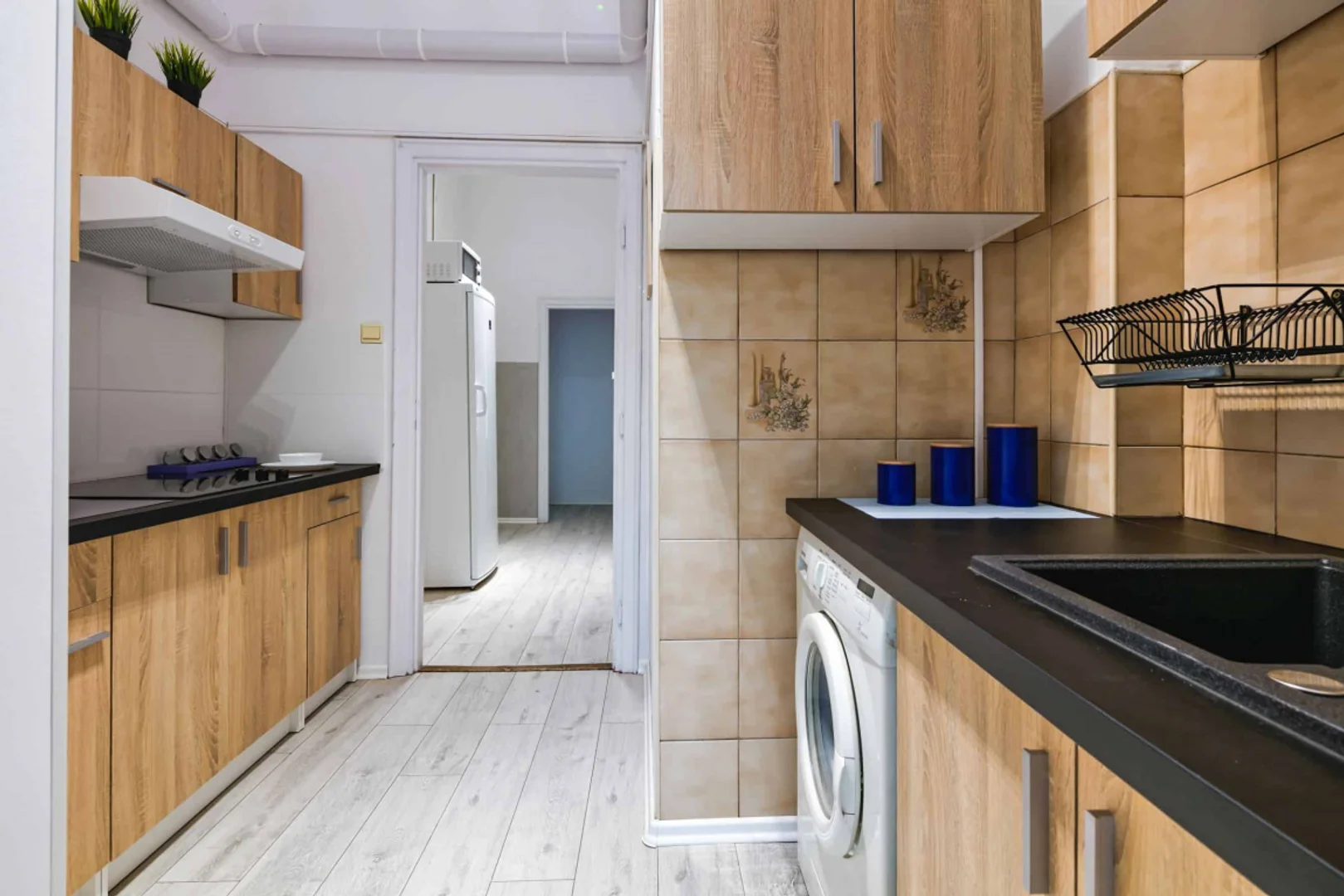 Bright and airy student room with easy university access in 