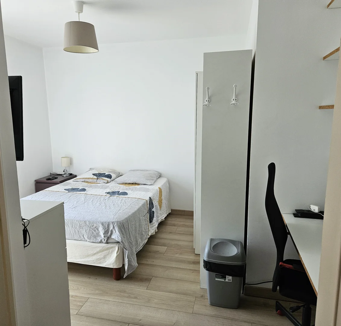 Chambre d'étudiant bon marché à proximité du campus dans 