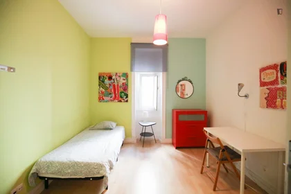 Quarto privado em Campo Pequeno, imagem 1 de 10