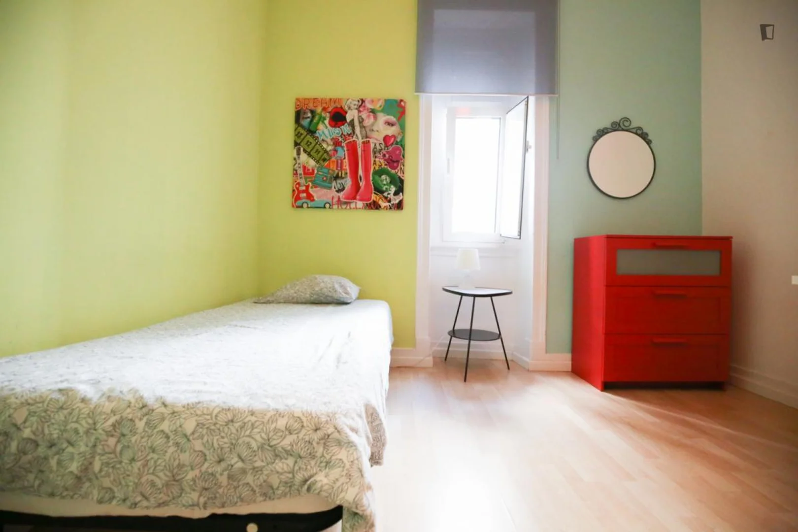 Quarto acolhedor para estudantes disponível em 