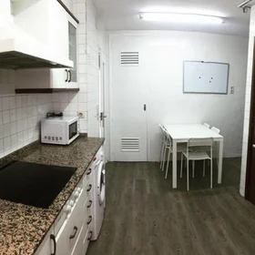 Chambre privée à Carrer del Doctor Moliner, image 7 de 19