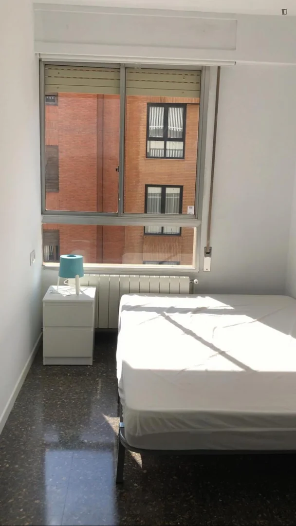 Economical student room with convenient location in 