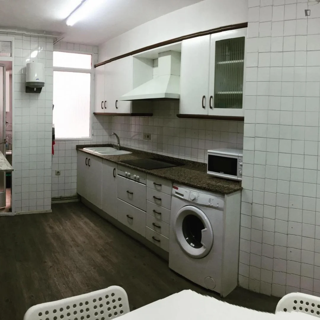 Functional student room perfect for studying in 