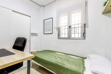 Chambre privée à C. Relatores, 3, 1º puerta f, 47011 Valladolid, Spain, image 2 de 15