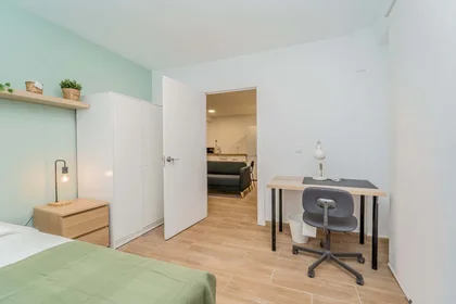 Chambre privée à C. Portillo del Prado, 17, 1ºf, 47011 Valladolid, Spain, image 2 de 39