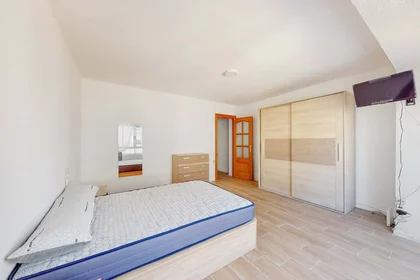 私人房间 在 Carrer del Mestre Vives, 4, 8º pta.25, 12005 Castelló de la Plana, Castelló, Spain, 34的图像3