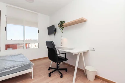 Chambre privée à Av. del Carrilet, 40, puerta 2, 43204 Reus, Tarragona, Spain, image 1 de 49