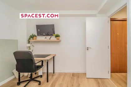 Private room at C. Peña de Francia, 8, 1º f, 47011 Valladolid, Spain, image 1 of 10