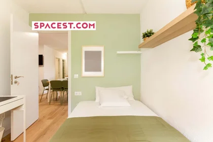 Private room at C. Nardo, 10, 4º a, 28803 Alcalá de Henares, Madrid, Spain, image 1 of 10