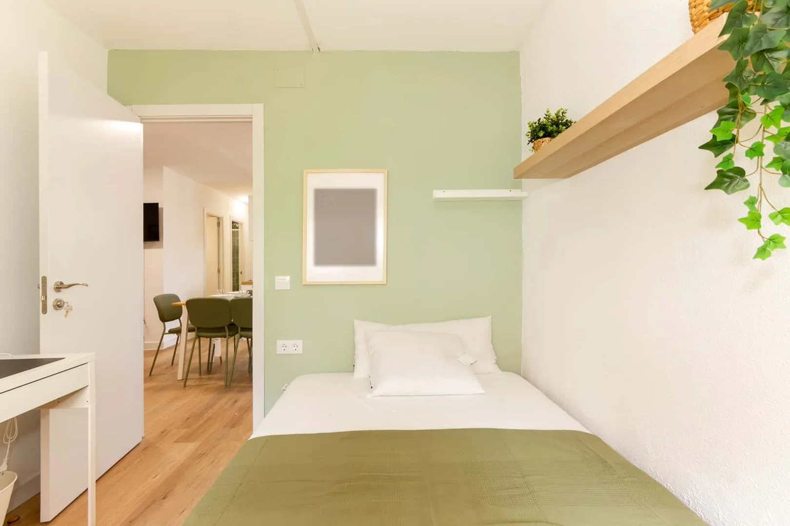 Habitación asequible para estudiantes con buena iluminación en 