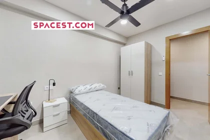 Private room at Carrer d'Enmig, 23, piso 3 pta.a, 12001 Castelló de la Plana, Castelló, Spain, image 1 of 10