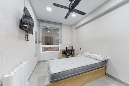 Habitación privada en Carrer d'Enmig, 23, piso 3 pta.a, 12001 Castelló de la Plana, Castelló, Spain, imagen 2 de 25