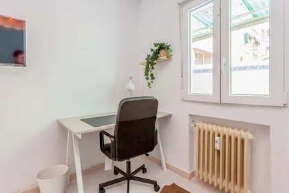 Quarto privado em C. Gran Canal, 2, 1º a, 28804 Alcalá de Henares, Madrid, Spain, imagem 2 de 49