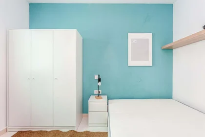Quarto privado em C. Gran Canal, 2, 1º a, 28804 Alcalá de Henares, Madrid, Spain, imagem 3 de 49
