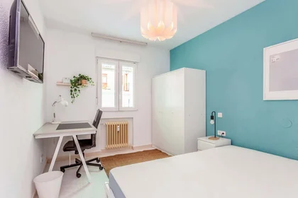 Quarto privado em C. Gran Canal, 2, 1º a, 28804 Alcalá de Henares, Madrid, Spain, imagem 4 de 49