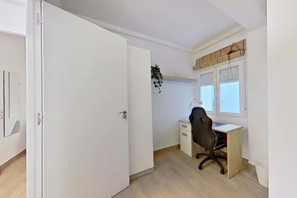 Habitación privada en C. de Sevilla, 13, piso 1-f, 50006 Zaragoza, Spain, imagen 2 de 28