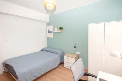 Habitación privada en Av. de l'Alcora, 11, 12006 Castelló de la Plana, Castelló, Spain, imagen 2 de 34