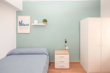 Habitación privada en Av. de l'Alcora, 11, 12006 Castelló de la Plana, Castelló, Spain, imagen 3 de 34