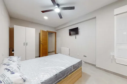 Habitación privada en Carrer d'Enmig, 23, piso 3 pta.a, 12001 Castelló de la Plana, Castelló, Spain, imagen 2 de 25