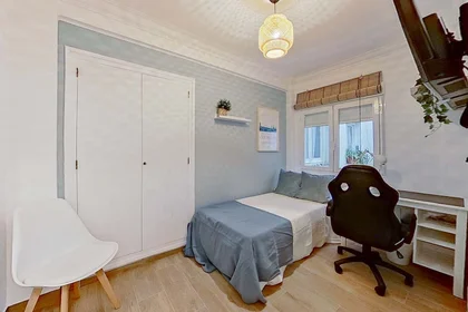 Habitación privada en C. de Sevilla, 13, piso 1-f, 50006 Zaragoza, Spain, imagen 2 de 27