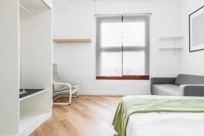 Chambre privée à Gran Via del Marqués del Túria, 46, 1º, L'Eixample, 46005 València, Valencia, Spain, image 1 de 30