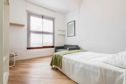 Chambre privée à Gran Via del Marqués del Túria, 46, 1º, L'Eixample, 46005 València, Valencia, Spain, image 2 de 30