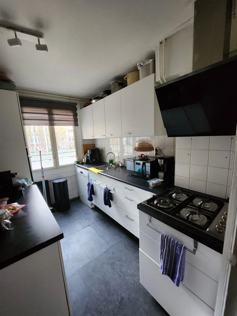 Habitación estudiantil económica cerca del campus en 