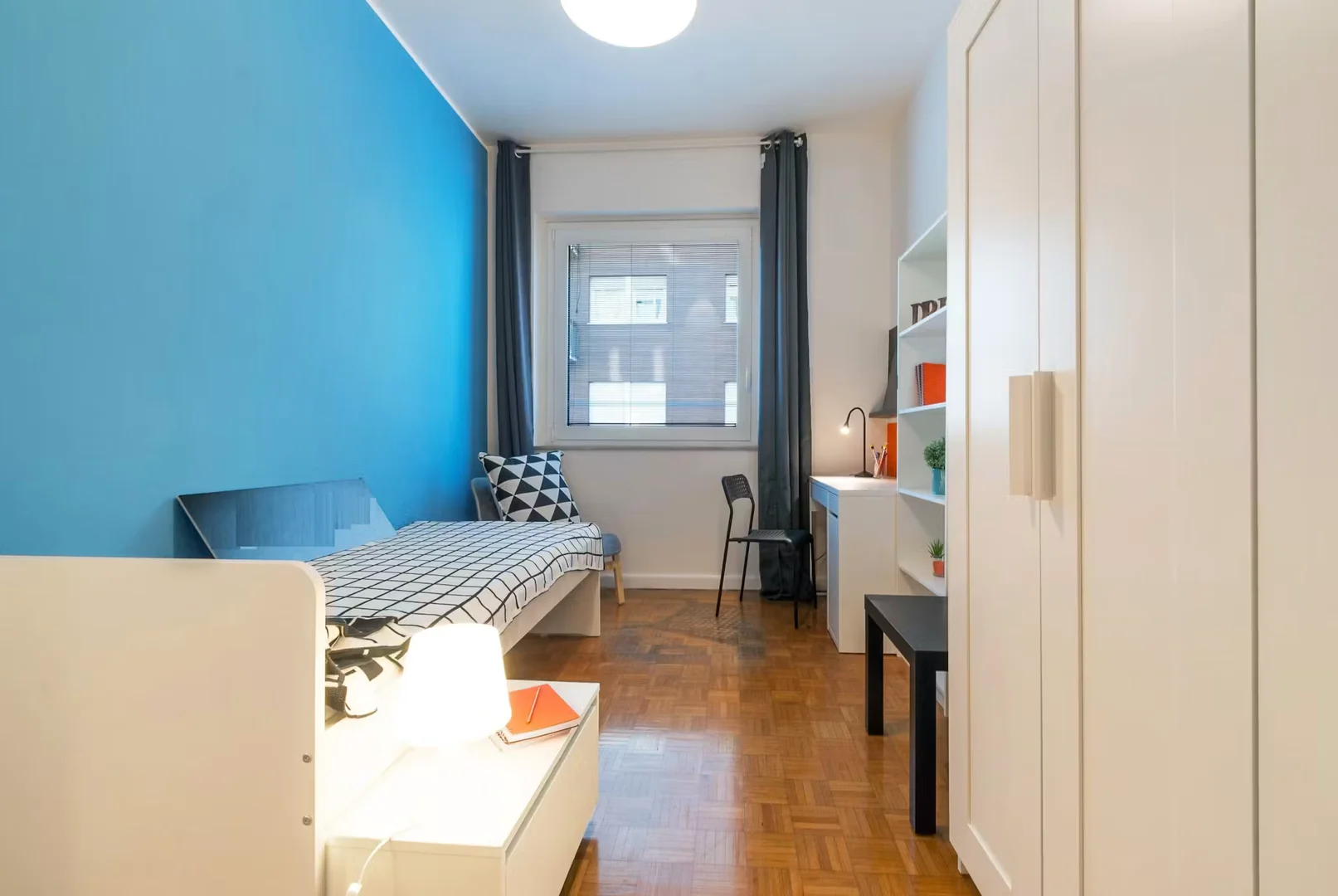 Quarto de estudante económico perto do campus em